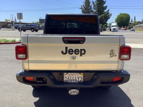 Used 2023 Jeep Gladiator Willys image 29