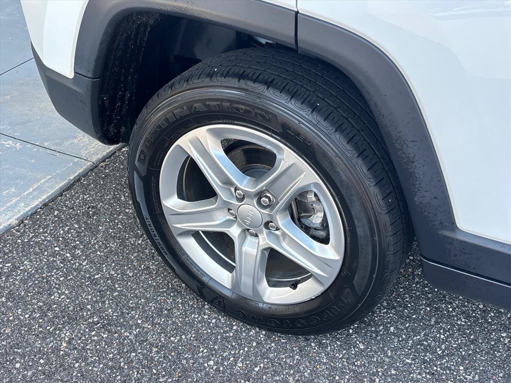 Used 2023 Jeep Compass Latitude AWD/4WD image 28