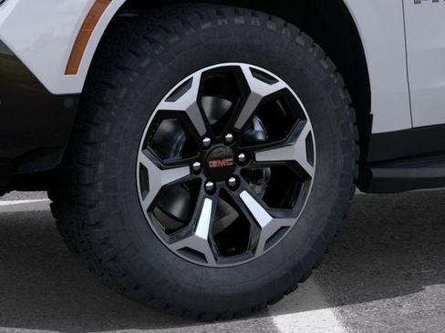 New 2026 GMC Yukon AT4 w/ AT4 Preferred Package AWD/4WD image 9