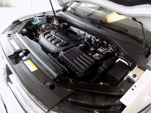 Used 2022 Volkswagen Tiguan SE AWD/4WD image 35