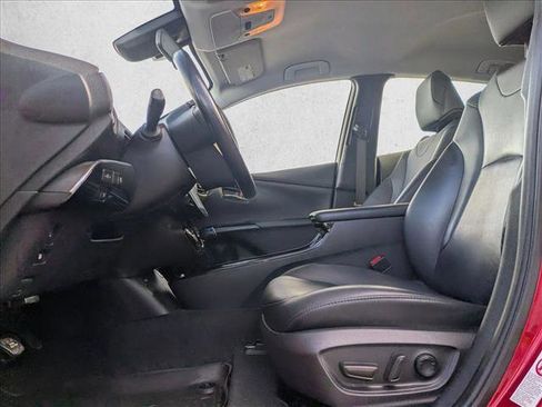 Used 2019 Toyota Prius Prime Premium image 16