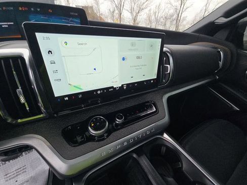 Used 2025 Ford Expedition Tremor image 12