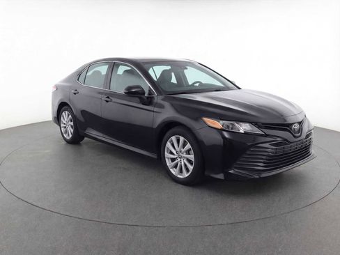 Used 2024 Toyota Camry LE image 3