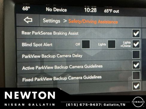 Used 2021 Jeep Cherokee Latitude Lux w/ Comfort/Convenience Group AWD/4WD image 38