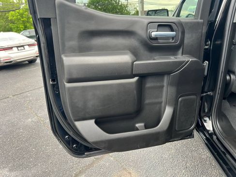 Used 2021 Chevrolet Silverado 1500 Custom Trail Boss w/ LPO, Dark Essentials Package AWD/4WD image 16