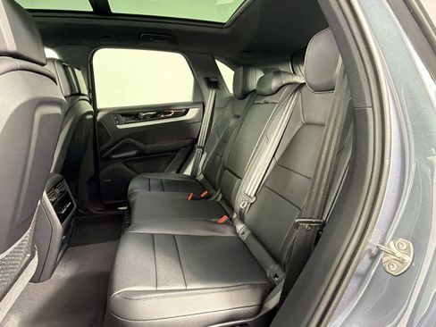 Certified 2026 Porsche Cayenne AWD/4WD image 23