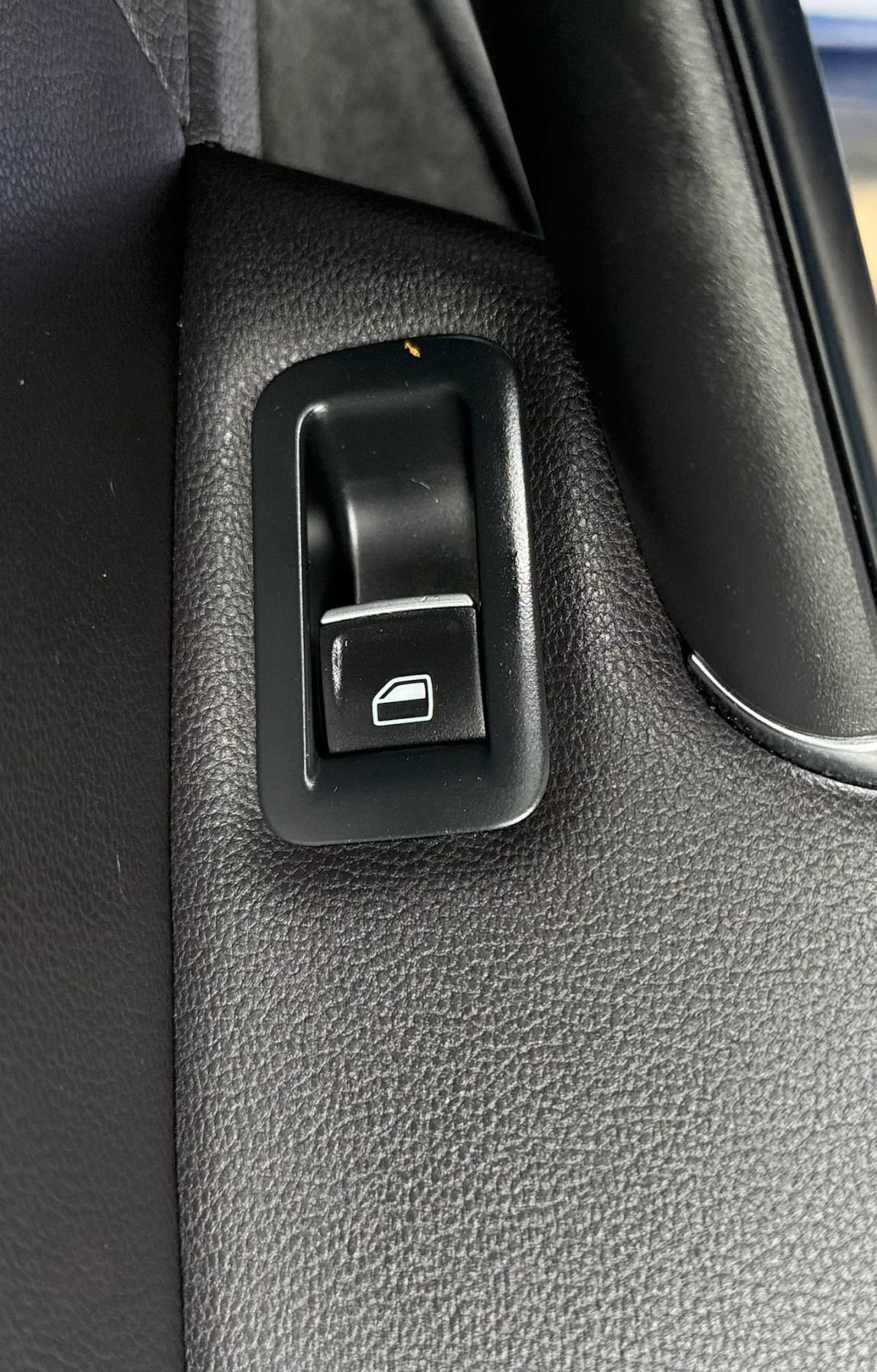 Used 2015 Volkswagen GTI SE FWD image 29