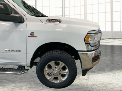 Used 2024 RAM 3500 Big Horn AWD/4WD image 20