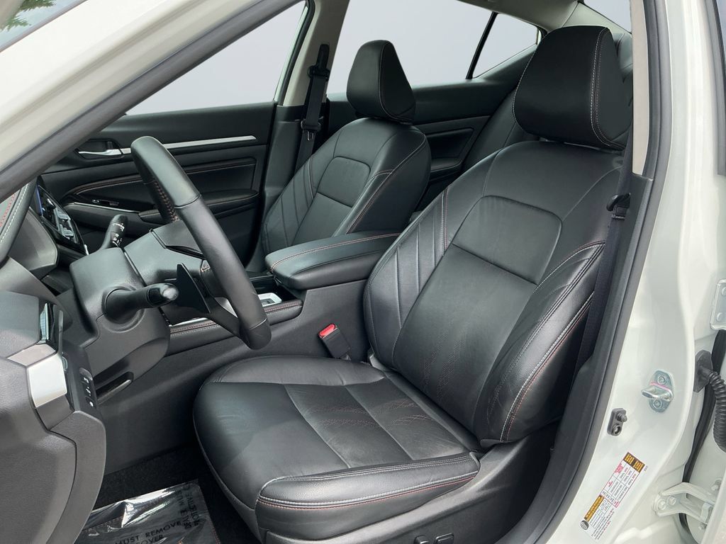 Used 2023 Nissan Altima 2.5 SR w/ SR Premium Package AWD/4WD image 10