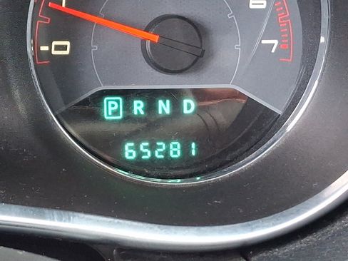 Used 2013 Dodge Avenger SE image 20