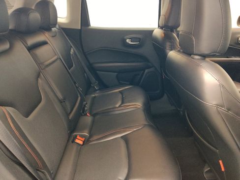 Used 2017 Jeep Compass Trailhawk w/ Leather Interior Group AWD/4WD image 19