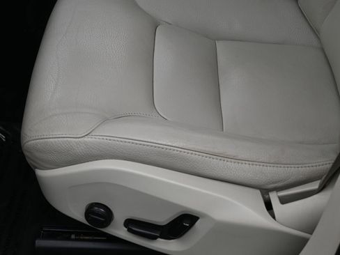 Used 2021 Volvo XC90 T6 Momentum w/ Advanced Package image 16