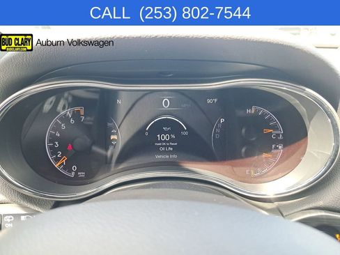 Used 2020 Jeep Grand Cherokee Laredo AWD/4WD image 21
