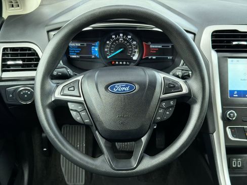 Used 2020 Ford Fusion SE FWD image 23