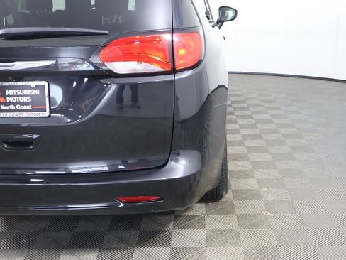 Used 2023 Chrysler Voyager LX FWD image 16