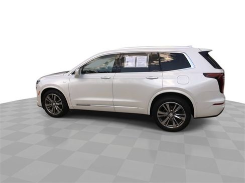 Certified 2020 Cadillac XT6 Premium Luxury image 9