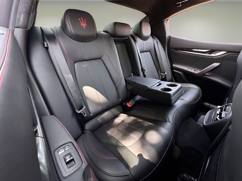 Used 2022 Maserati Ghibli GT RWD image 18