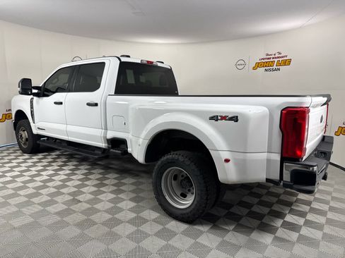 Used 2024 Ford F350 XLT image 3