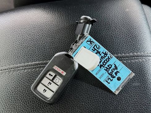 Used 2017 Honda Accord EX-L image 16