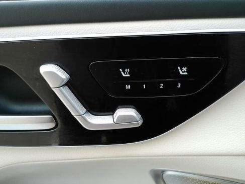 Used 2023 Mercedes-Benz GLC 300 4MATIC w/ Exclusive Trim Package image 15