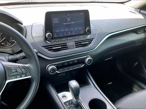 Used 2020 Nissan Altima 2.5 S FWD image 15