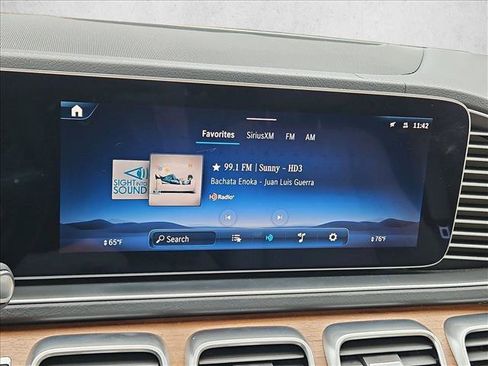 Used 2025 Mercedes-Benz GLS 450 4MATIC image 12