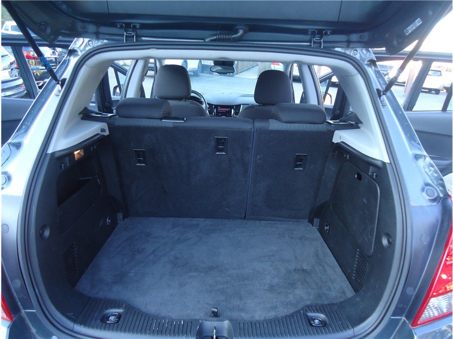 Used 2020 Chevrolet Trax LS FWD image 17