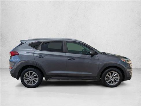 Used 2016 Hyundai Tucson SE w/ Option Group 02 FWD image 4