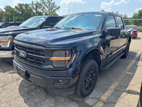 Used 2024 Ford F150 XLT w/ XLT Black Appearance Package AWD/4WD image 18