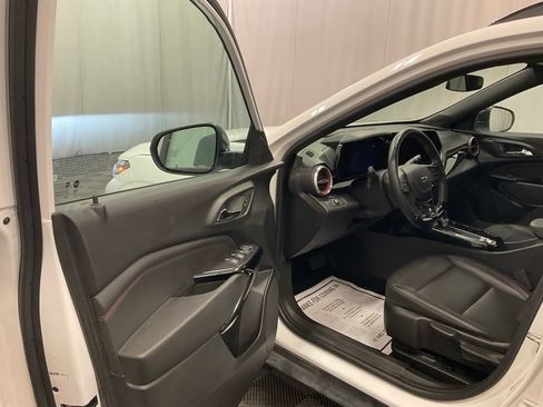 Used 2024 Chevrolet Trax RS w/ Driver Confidence Package FWD image 16