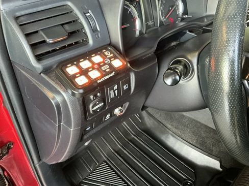 Used 2021 Toyota 4Runner TRD Off-Road AWD/4WD image 26