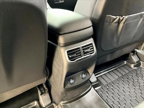 Used 2023 Hyundai Santa Fe SE image 33