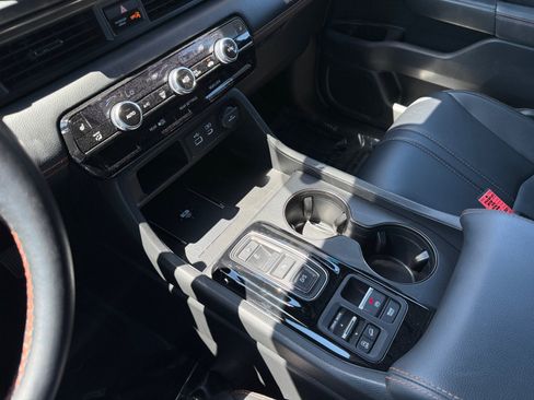Used 2025 Honda Pilot TrailSport image 13
