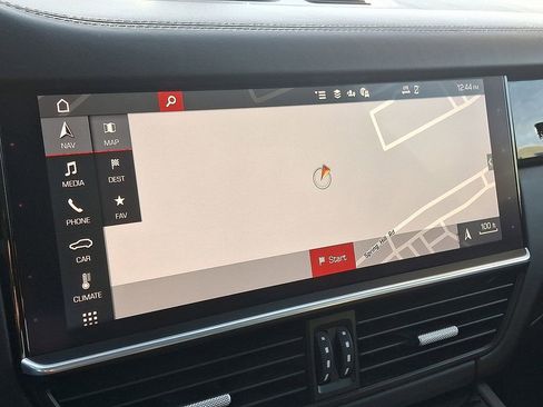 Used 2021 Porsche Cayenne S image 18