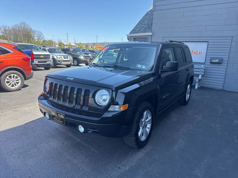Used 2014 Jeep Patriot Sport w/ Tire & Wheel Group image 3