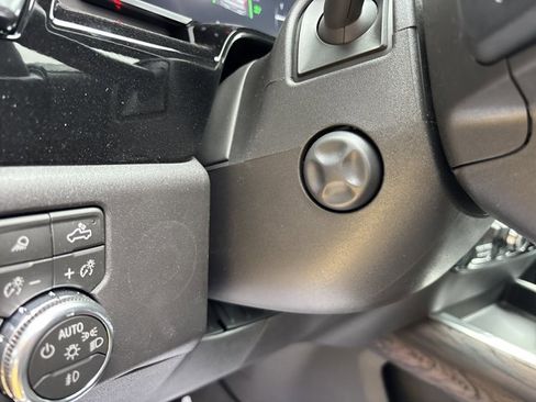 New 2026 GMC Sierra 1500 SLT image 26