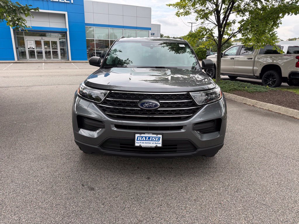 Used 2024 Ford Explorer XLT AWD/4WD image 8