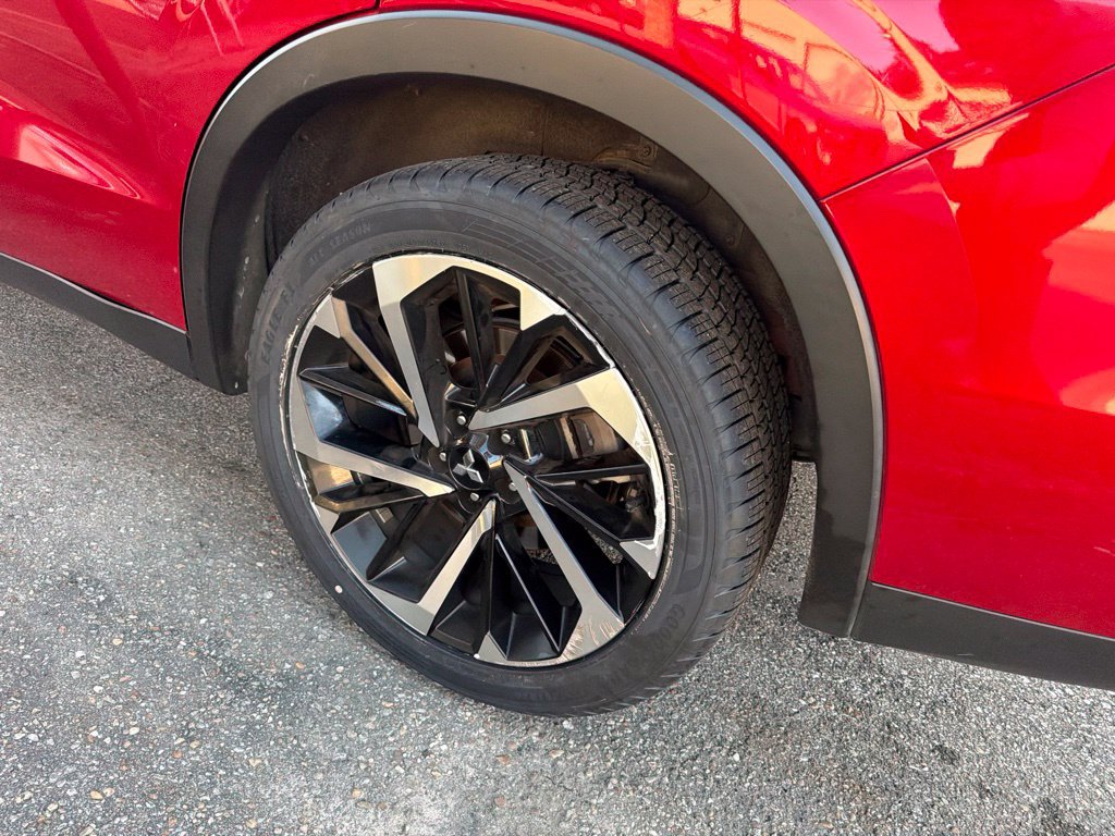 Used 2023 Mitsubishi Outlander SE FWD image 6
