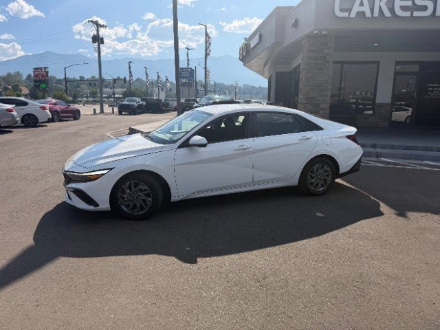 Used 2024 Hyundai Elantra SEL FWD image 4