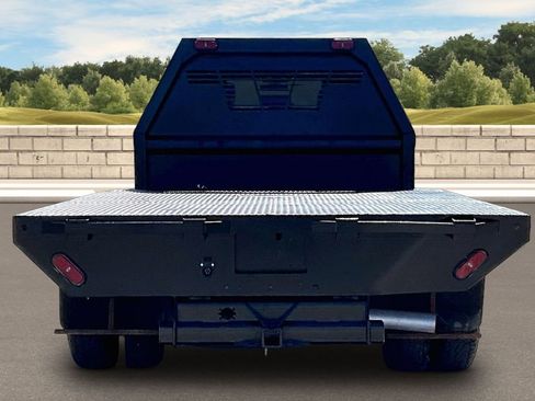 Used 2024 RAM 3500 Tradesman w/ Chrome Appearance Group AWD/4WD image 4
