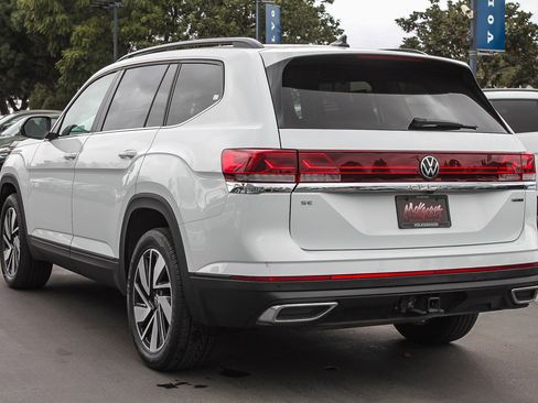 Used 2024 Volkswagen Atlas SE image 8