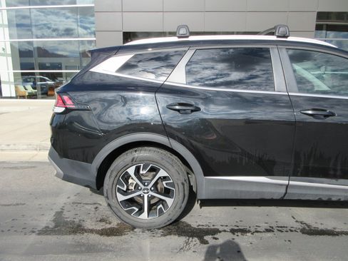 Used 2023 Kia Sportage EX AWD/4WD image 11