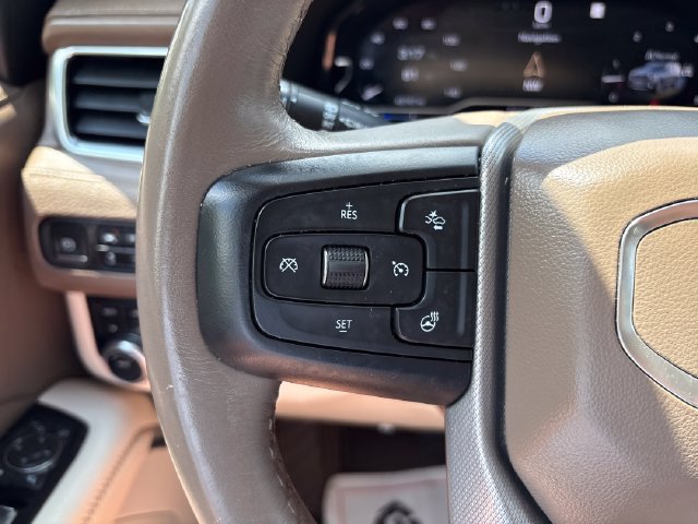 Used 2022 GMC Yukon XL Denali AWD/4WD image 11