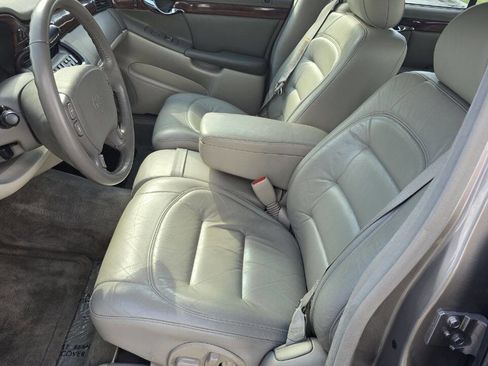 Used 2000 Cadillac De Ville w/ Comfort/Convenience Pkg image 11