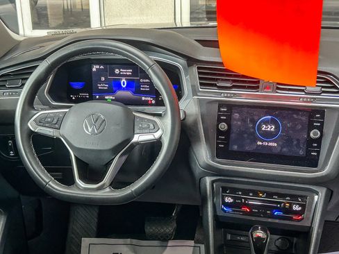 Used 2023 Volkswagen Tiguan SE image 12
