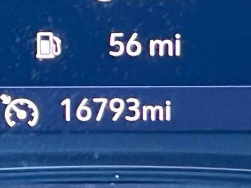 Used 2023 Chevrolet Traverse LT image 27