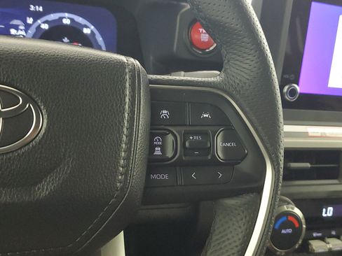 Used 2025 Toyota Tacoma TRD Sport AWD/4WD image 24