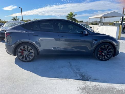 Used 2023 Tesla Model Y Performance image 4