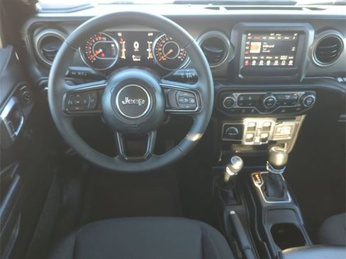 Certified 2023 Jeep Gladiator Sport image 22