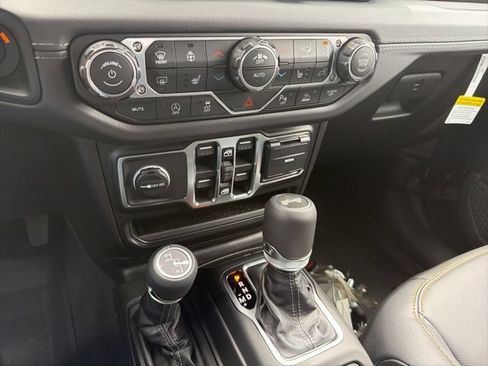 New 2026 Jeep Wrangler Unlimited Sahara AWD/4WD image 17